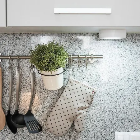 Guestready - Feels Like Heaven